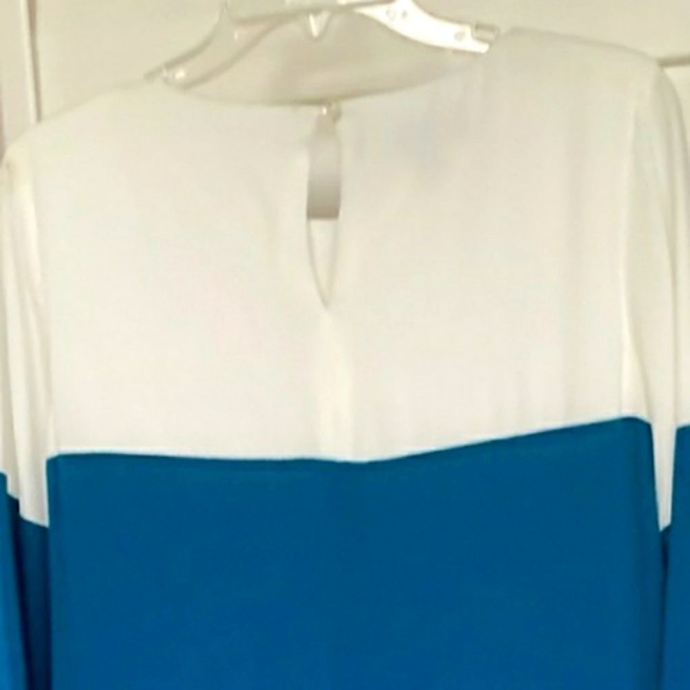 Colorblock Dress attached necklace - Picture 4 of 4